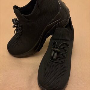 Lookyno Black Womens Walking Shoes Size US 7/EU 37